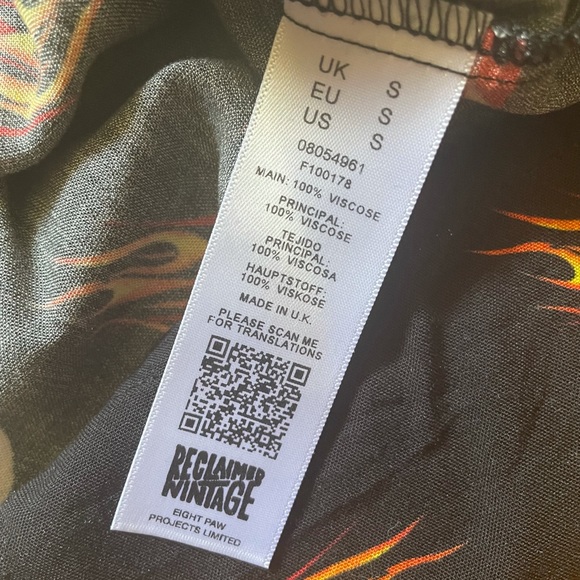 fire skull flaming skull button down like new - Picture 5 of 6